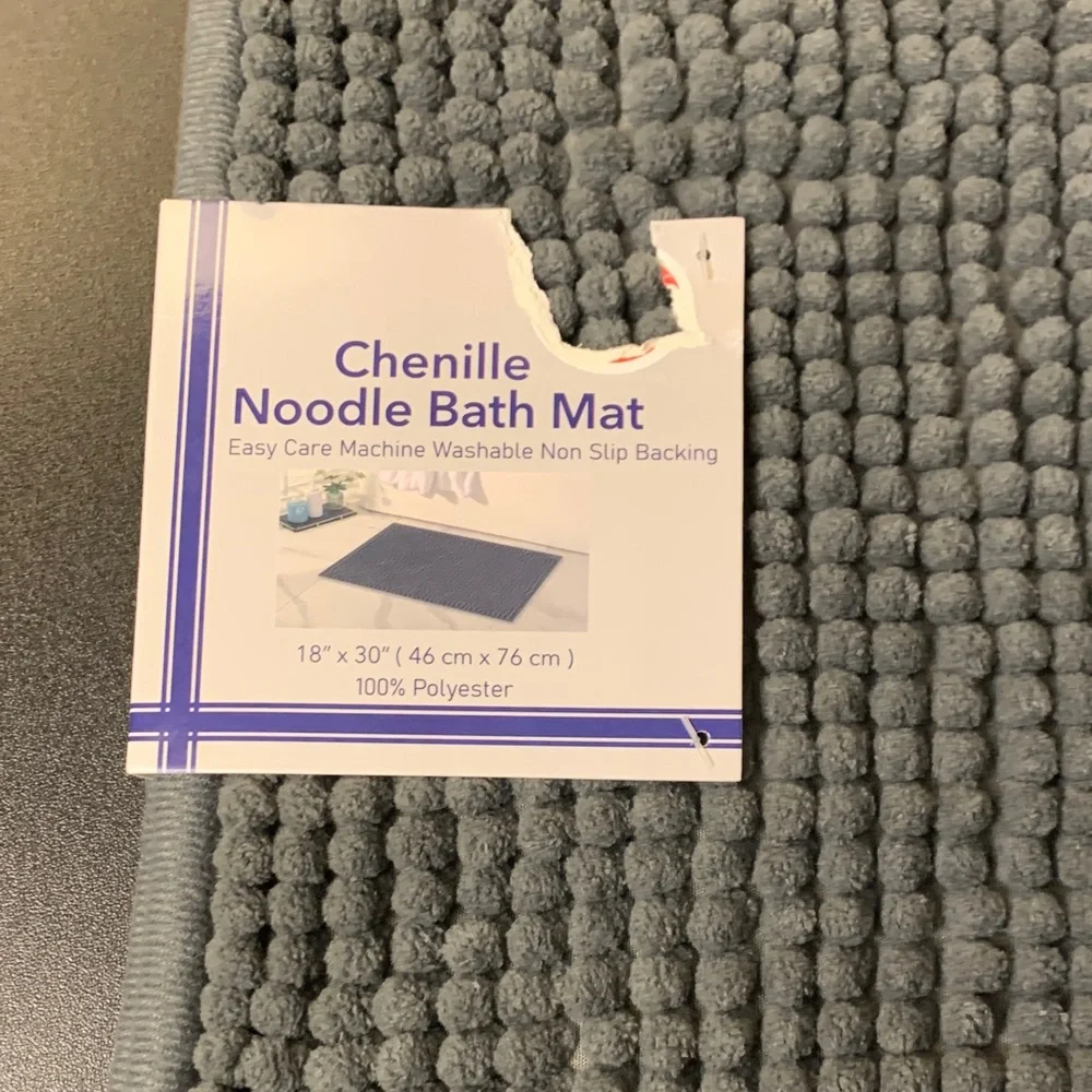 Bath Mat/ Bubble Bath Tub Mat ( NWT) Grey